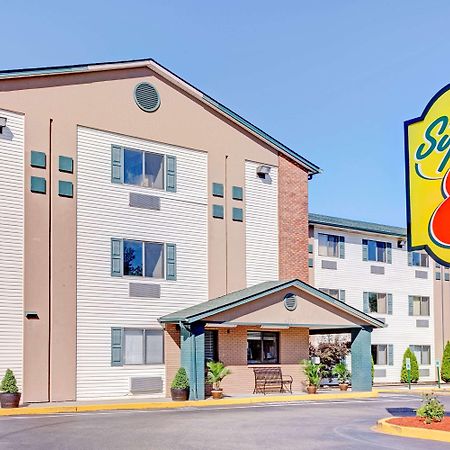 Super 8 By Wyndham Louisville Airport Dış mekan fotoğraf