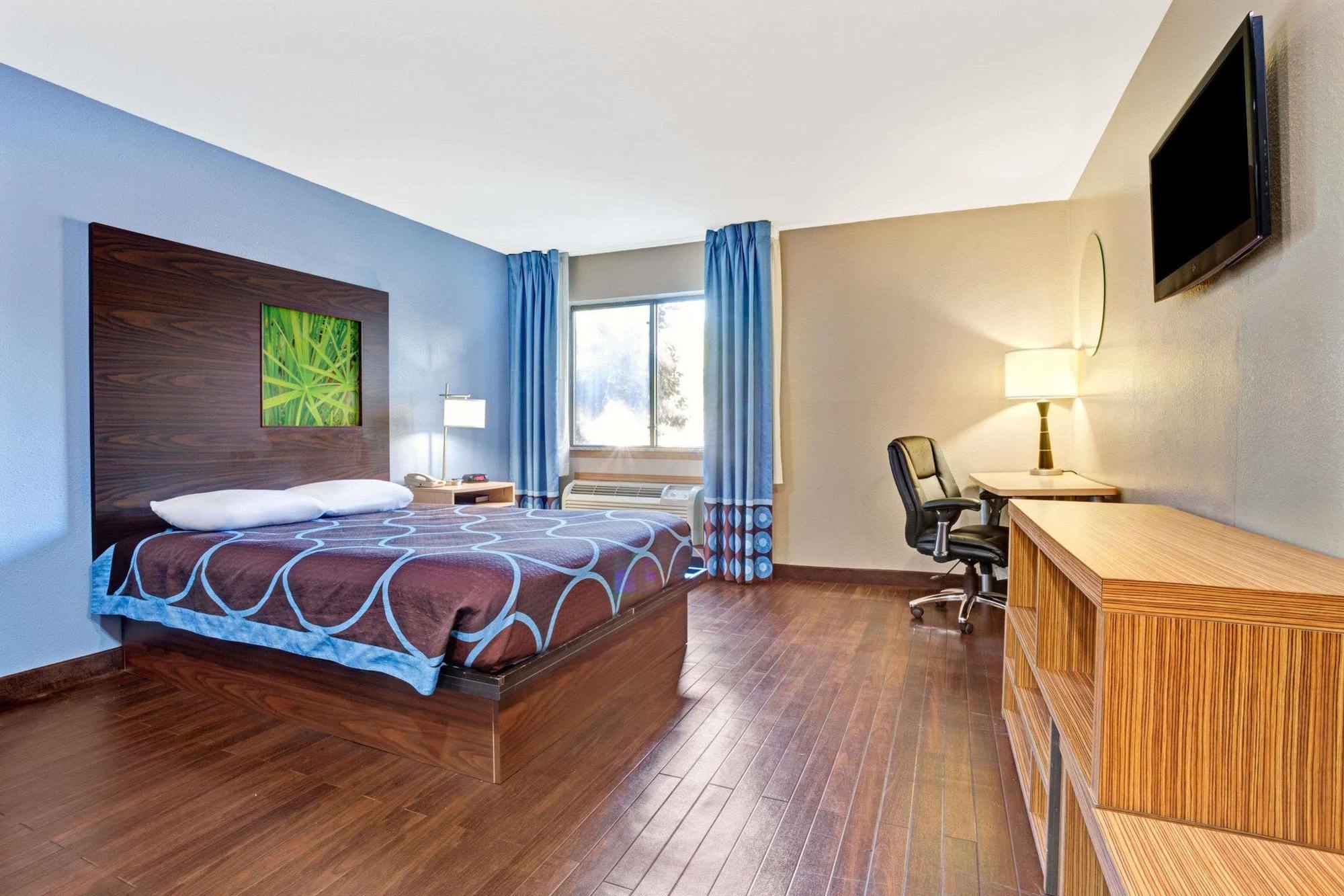 Super 8 By Wyndham Louisville Airport Dış mekan fotoğraf